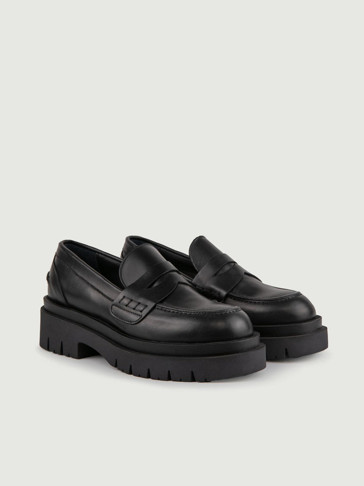 MOCASSINO PENNY IN PELLE NERA CON MAXI PARA