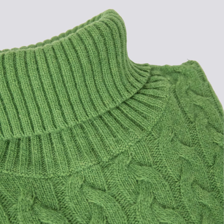 Maglione a collo alto con intreccio in lana verde