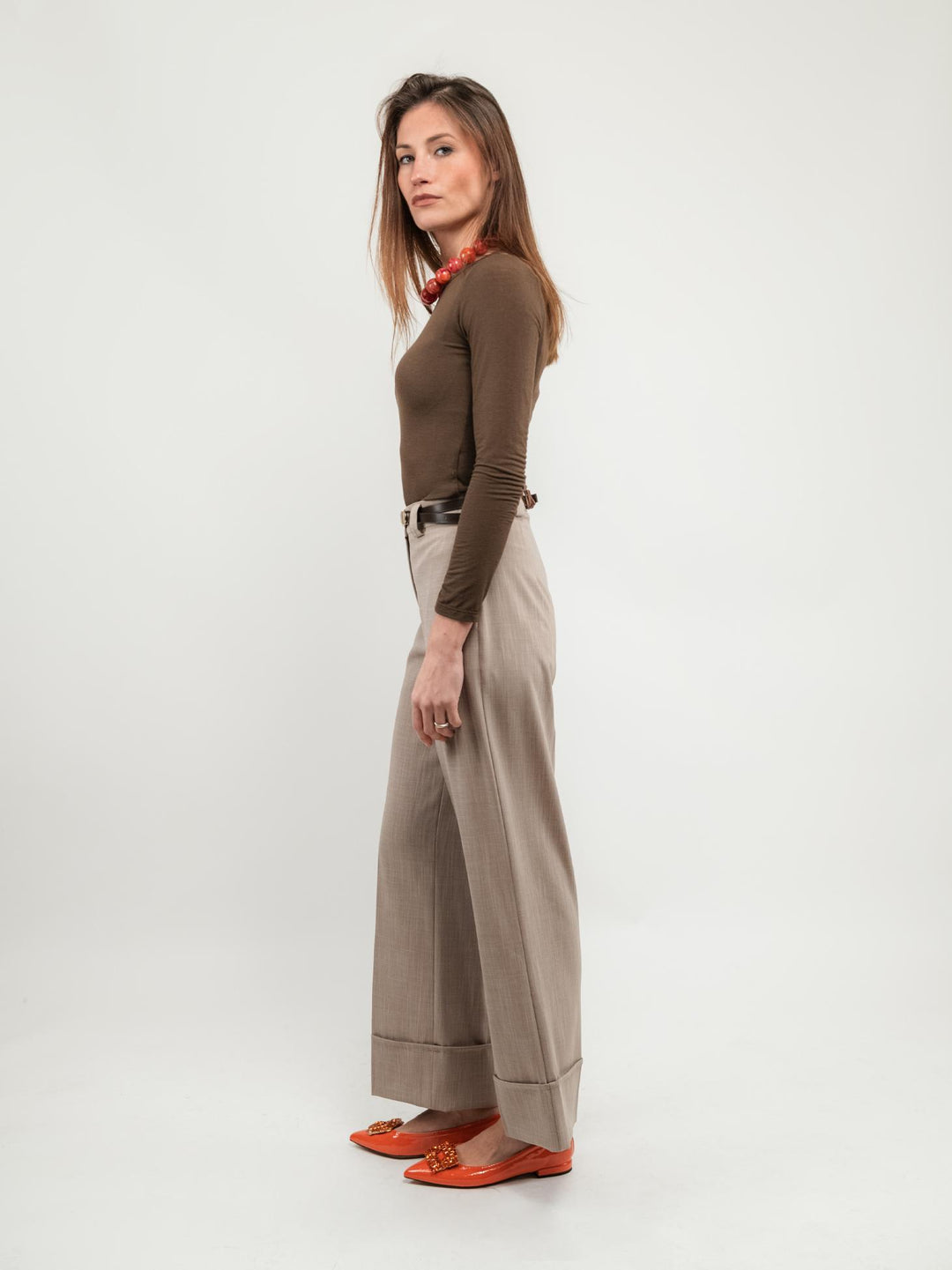 PANTALONE A PALAZZO BEIGE CON MAXI RISVOLTO