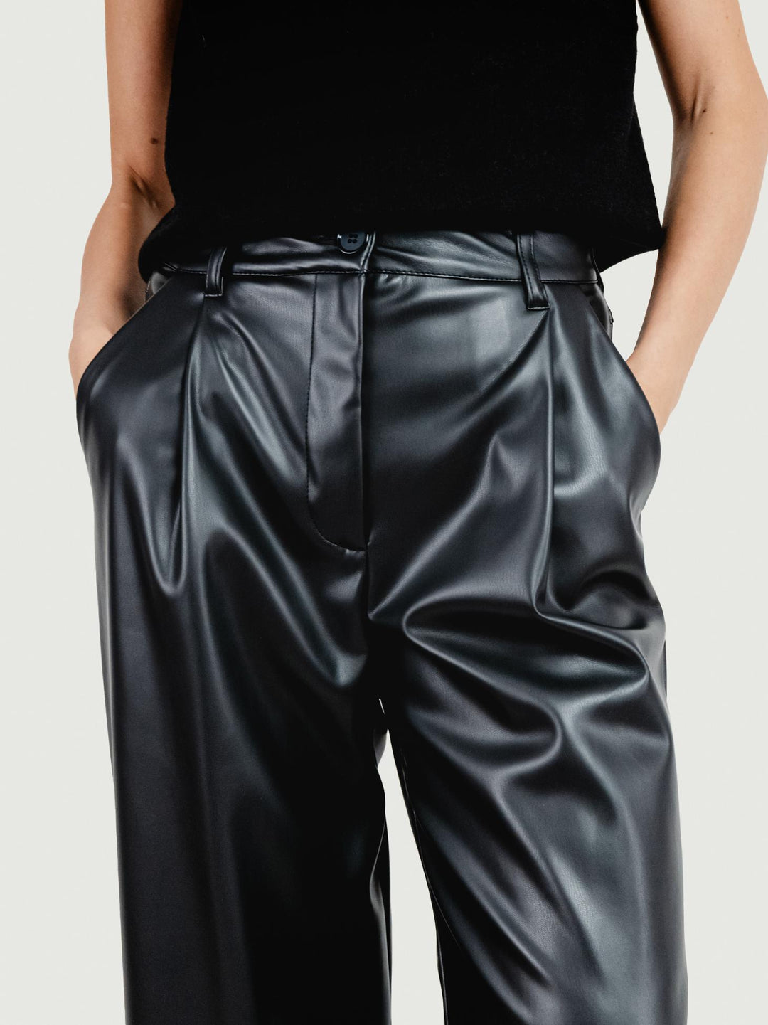 PANTALONE A PALAZZO IN ECOPELLE NERO