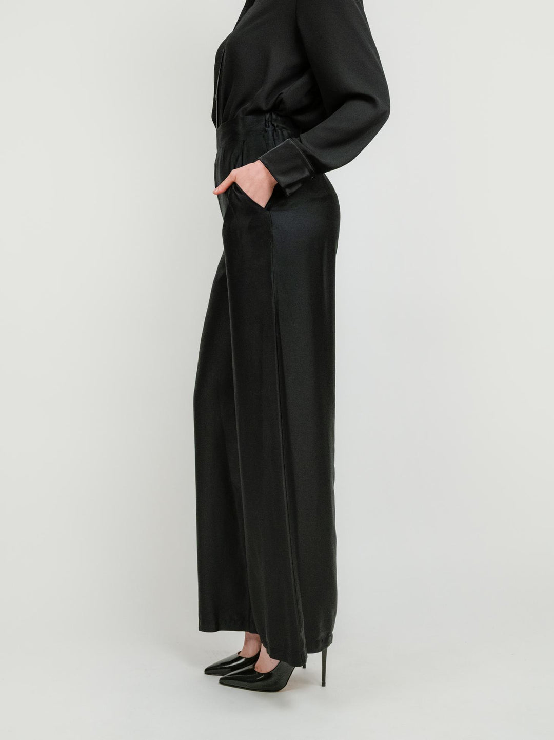 PANTALONE A PALAZZO IN RASO NERO