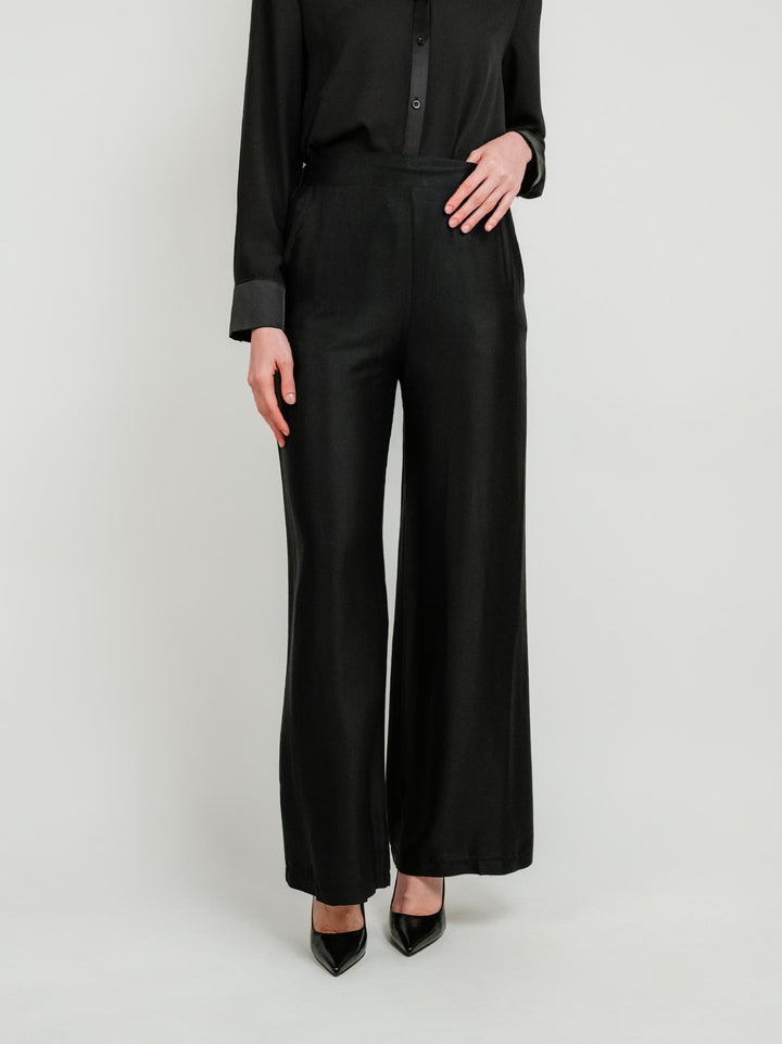 PANTALONE A PALAZZO IN RASO NERO