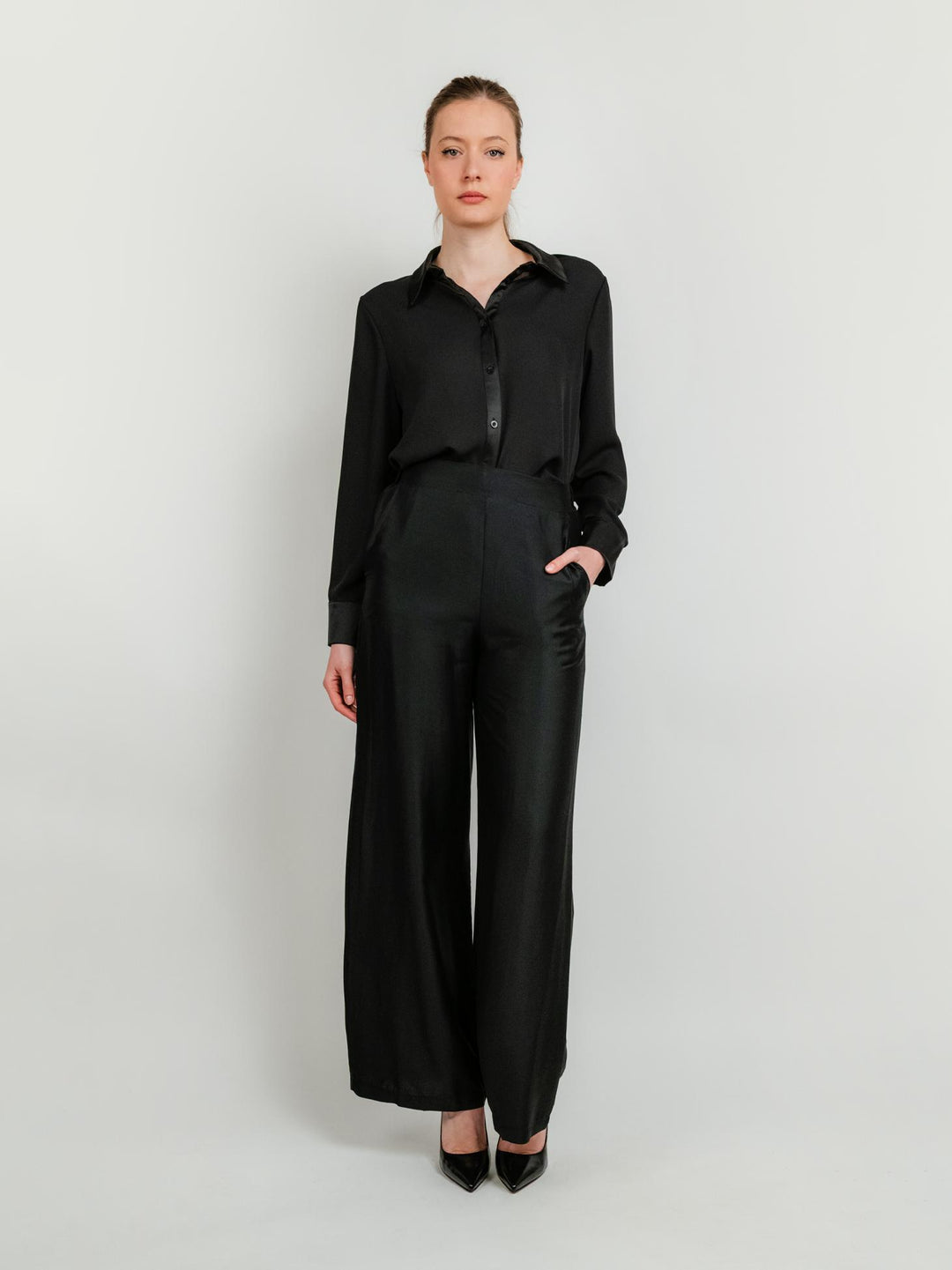 PANTALONE A PALAZZO IN RASO NERO