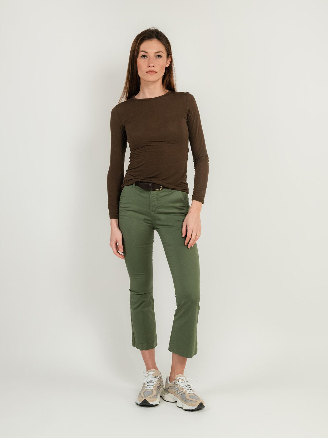 PANTALONE A TROMBETTA IN COTONE VERDE MILITARE