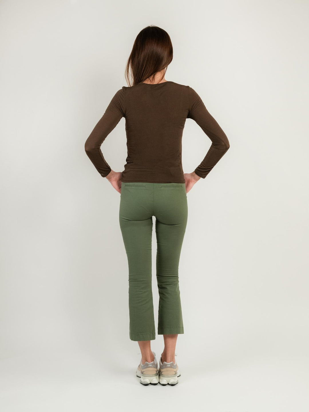 PANTALONE A TROMBETTA IN COTONE VERDE MILITARE