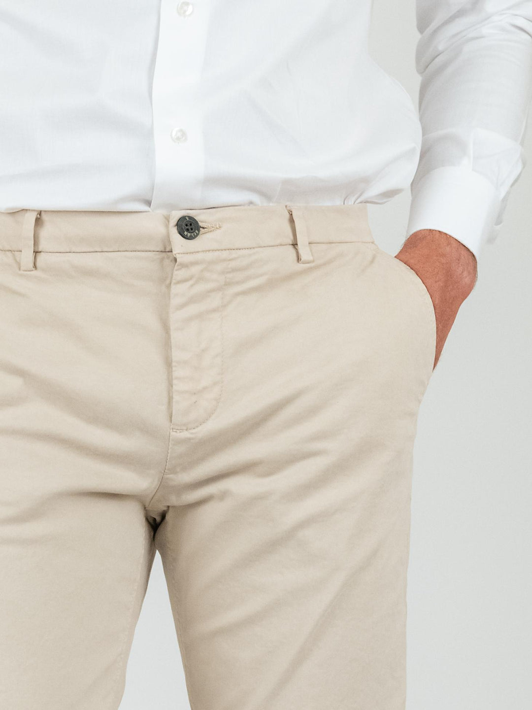 PANTALONE BEIGE CON TASCHE A FILO