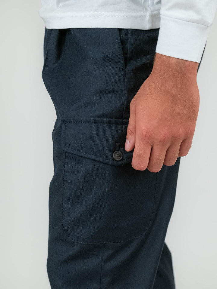 PANTALONE BLU CON TASCONI