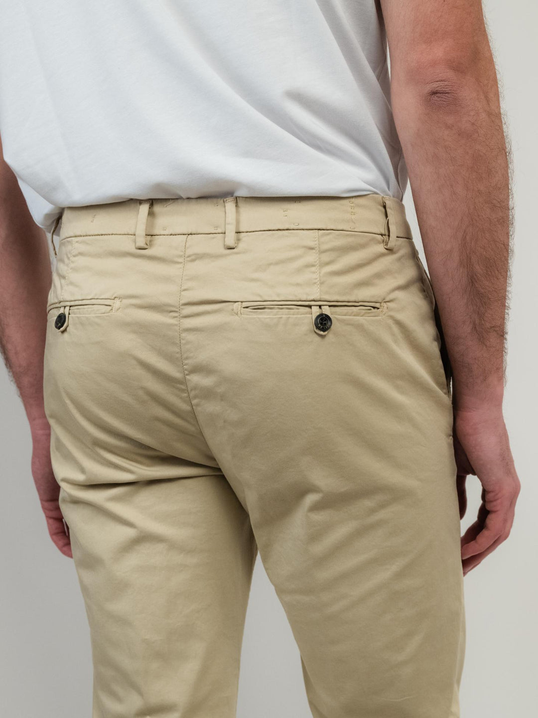 PANTALONE CHINOS IN COTONE BEIGE