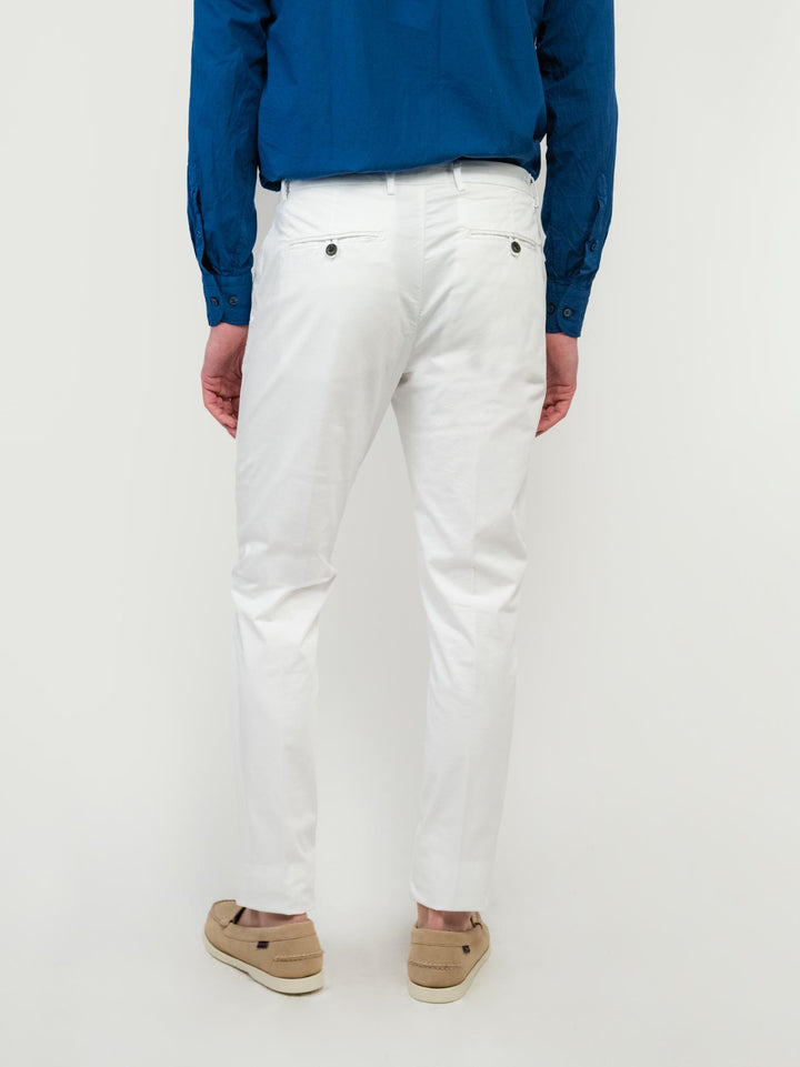PANTALONE CHINOS IN COTONE BIANCO