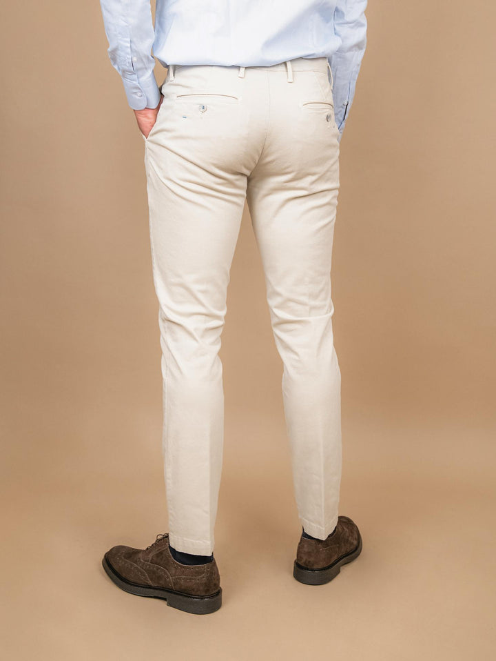 PANTALONE CHINOS IN COTONE LISCIO BEIGE