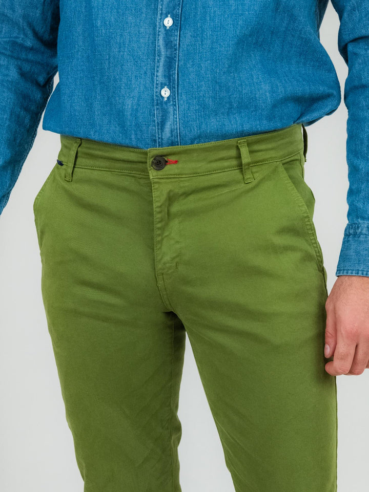PANTALONE CHINOS VERDE