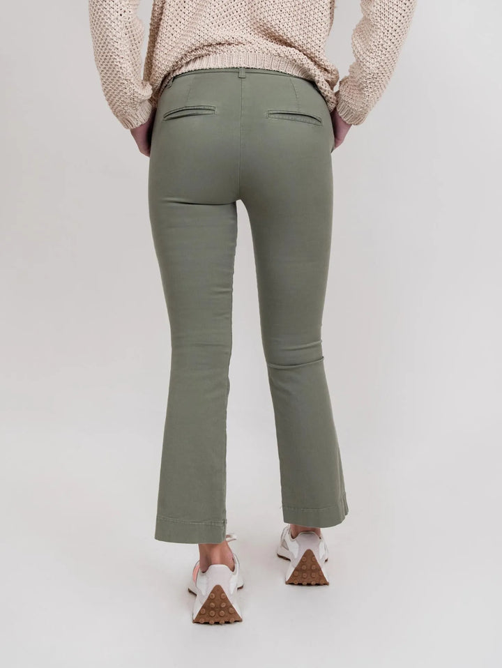 PANTALONE COLOR VERDE A TROMBETTA