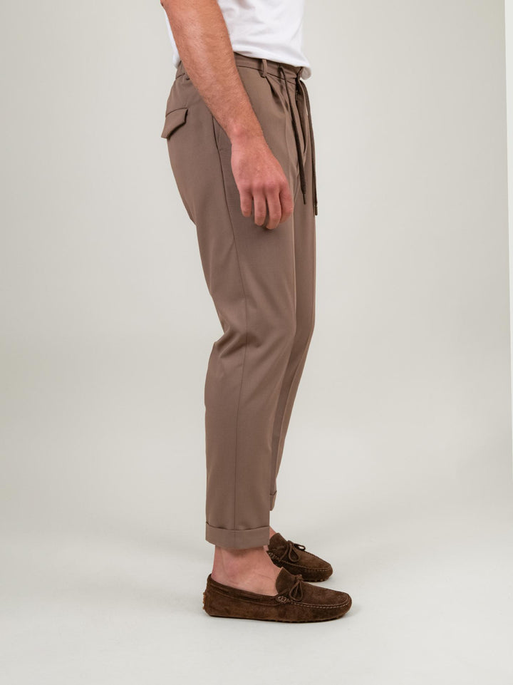 PANTALONE CON COULISSE COLOR CACAO