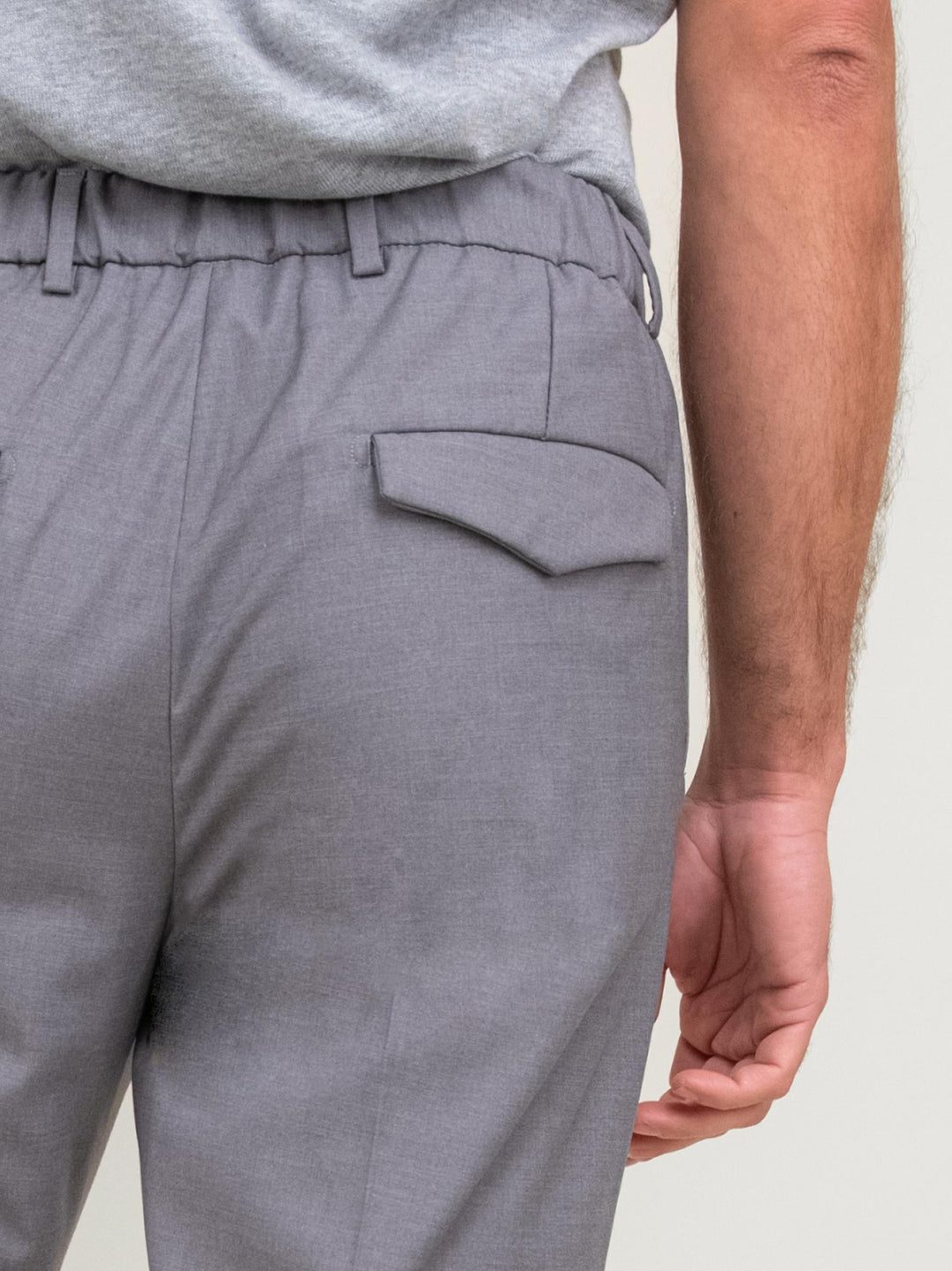PANTALONE CON COULISSE GRIGIO
