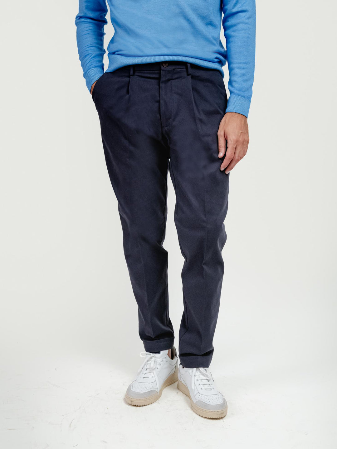PANTALONE CON PENCES IN COTONE BLU NAVY