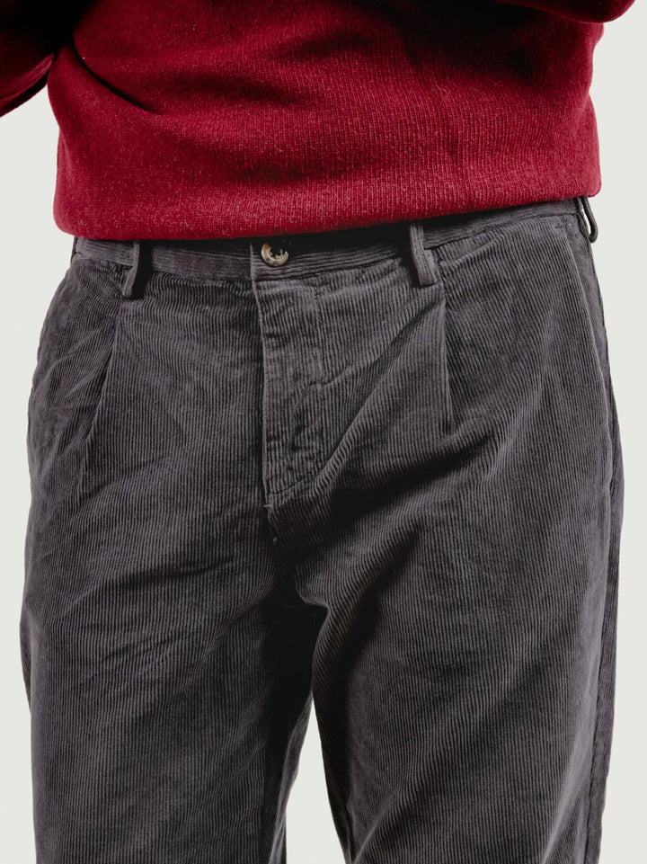 PANTALONE CON PENCES IN VELLUTO GRIGIO CANNA DI FUCILE