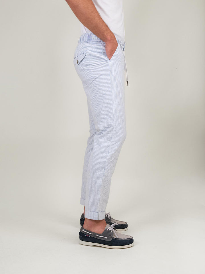 PANTALONE IN COTONE A RIGHINE BIANCHE E AZZURRE