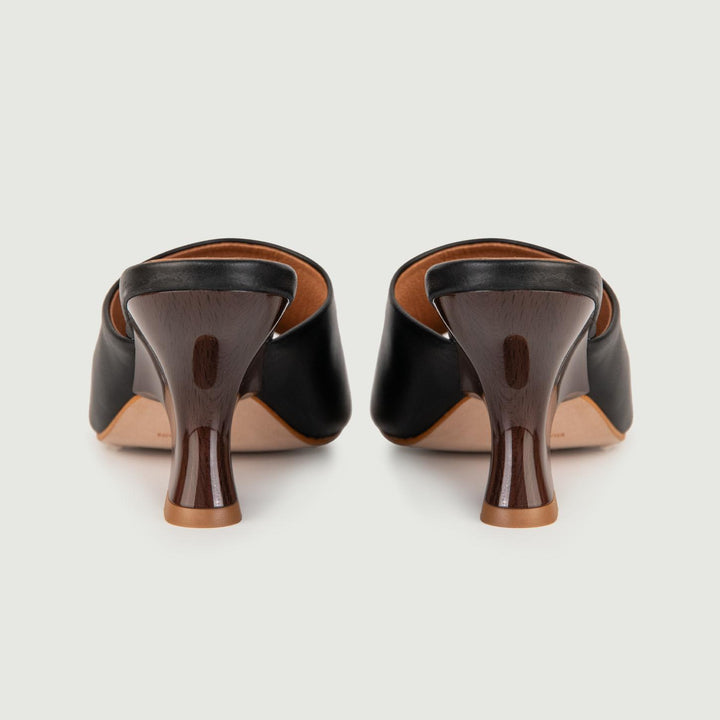 SABOT CON MAXI FASCIA IN PELLE NERA