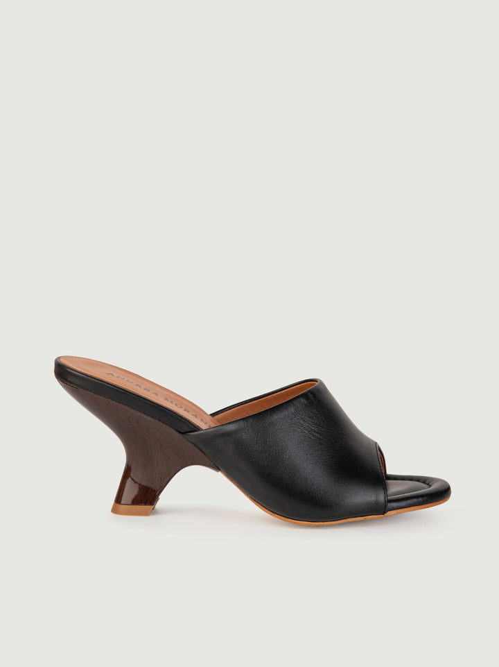 SABOT CON MAXI FASCIA IN PELLE NERA