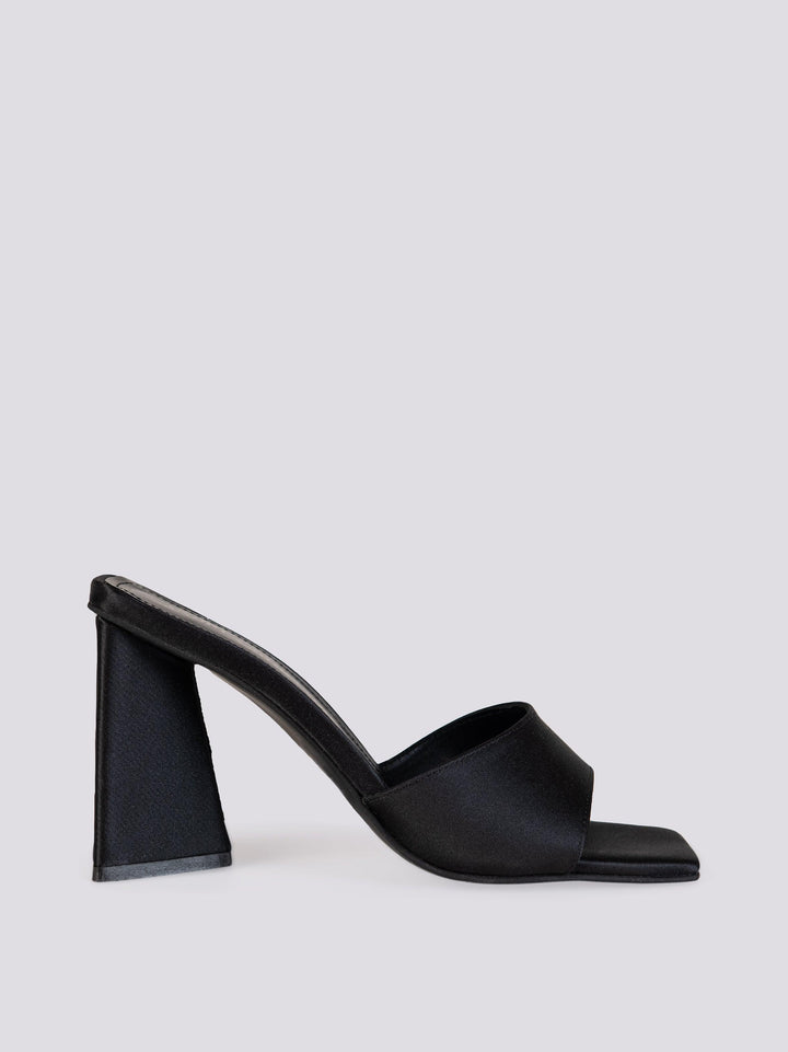 SABOT IN RASO  NERO CON TACCO