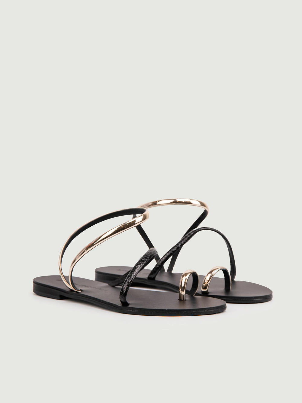 SANDALO BASSO INFRADITO NERO E ORO