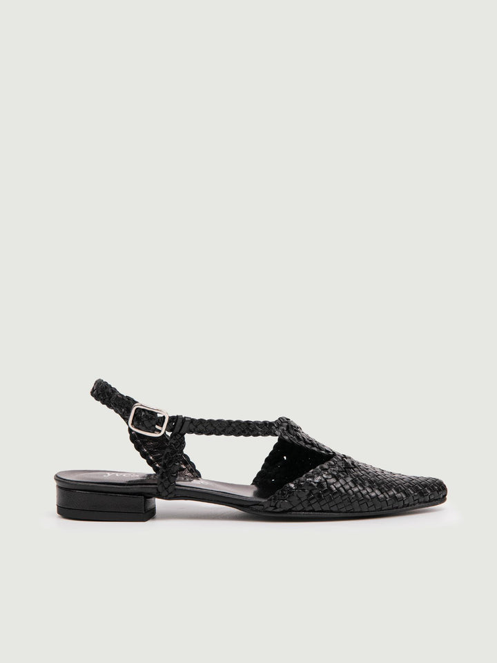 SANDALO BASSO IN PELLE INTRECCIATA NERO