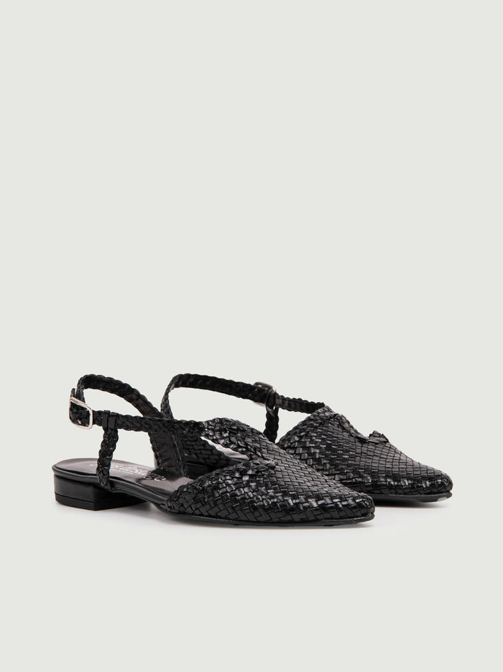 SANDALO BASSO IN PELLE INTRECCIATA NERO