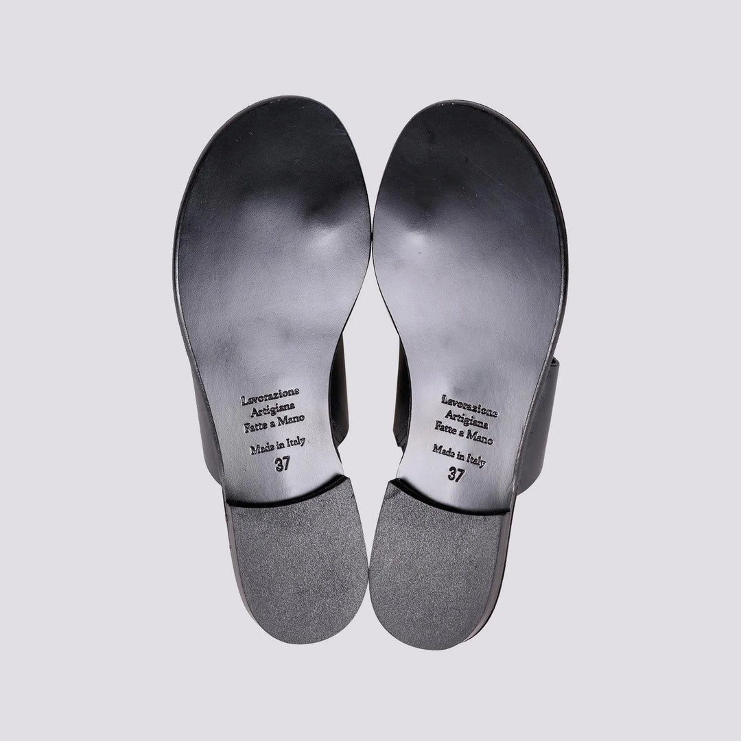 SANDALO CON APPLICAZIONE CERCHIO