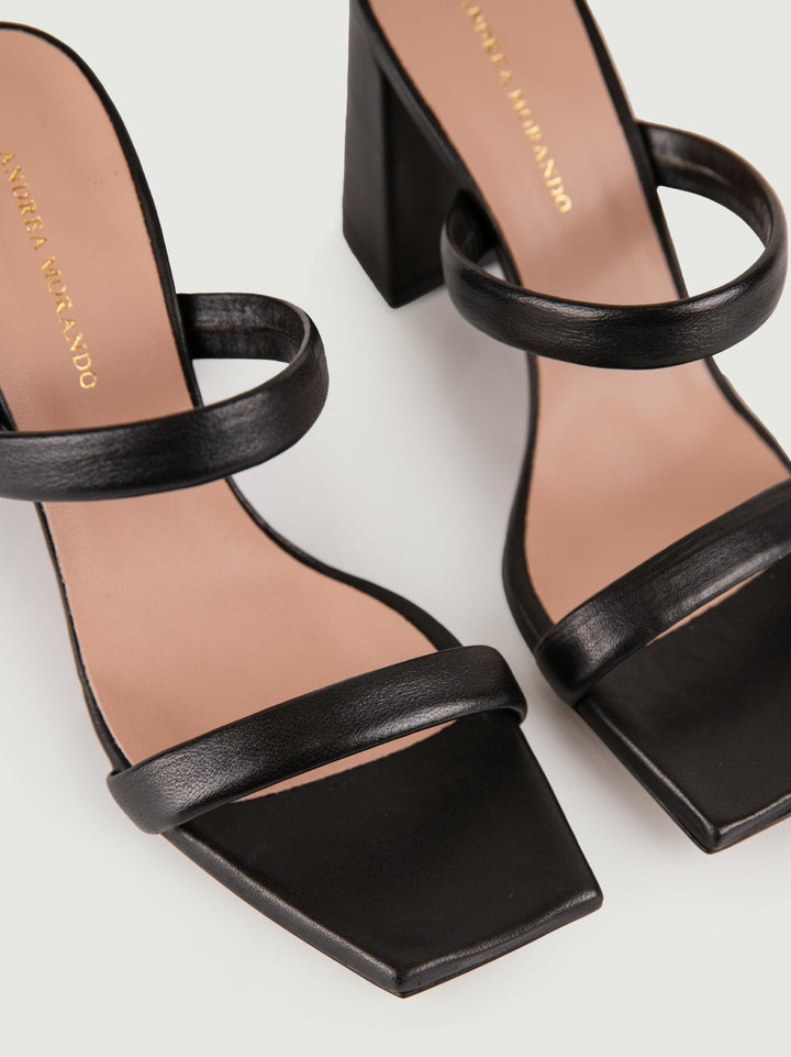 SANDALO CON TACCO IN PELLE NERO