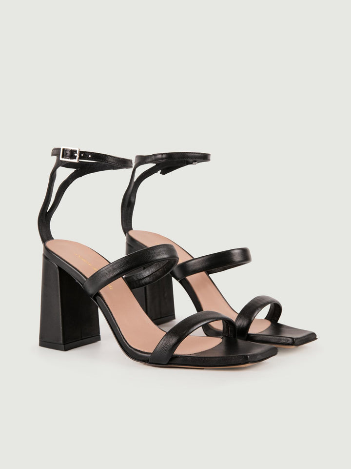 SANDALO CON TACCO IN PELLE NERO
