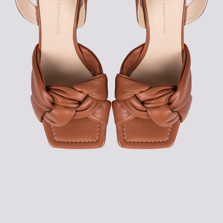 SANDALO CON TACCO MODELLO SCHIAVA