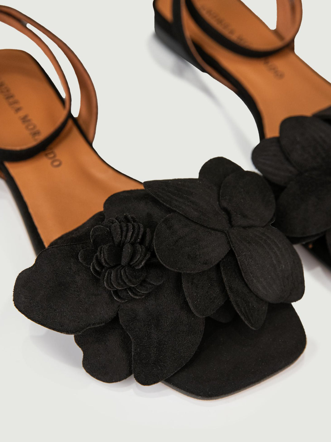 SANDALO FIORE NERO