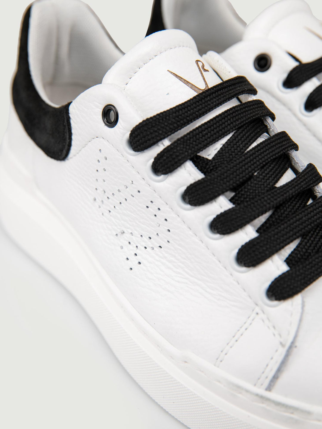 SNEAKER HAMMER SUOLA ALTA DETTAGLI NERI