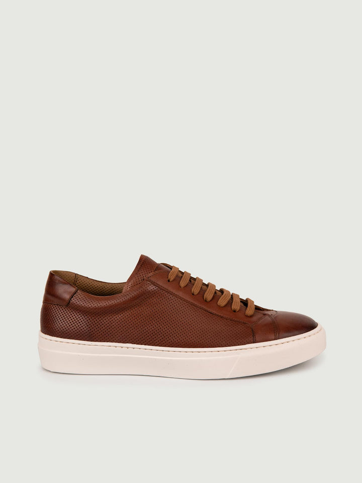 SNEAKER in pelle traforata cuoio effetto vintage