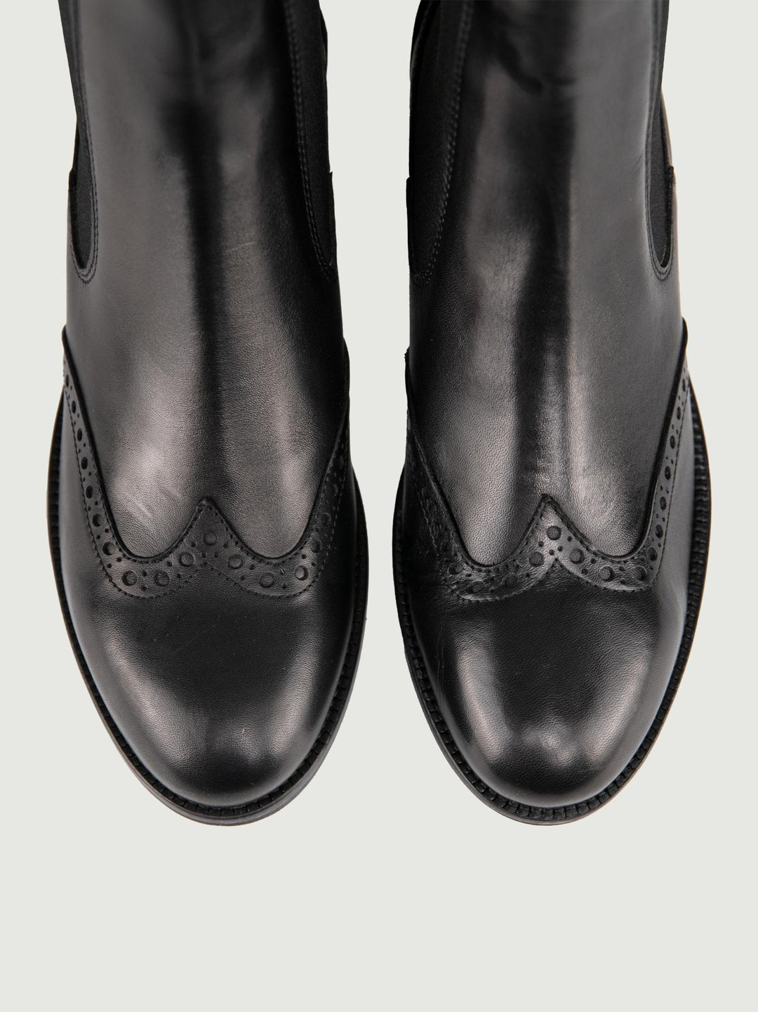 STIVALETTO BEATLES IN PELLE NERA