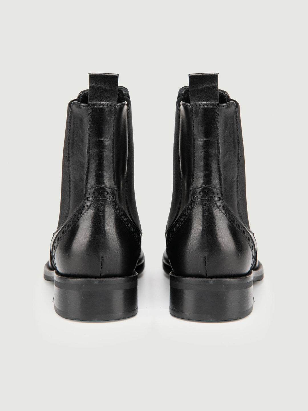 STIVALETTO BEATLES IN PELLE NERA