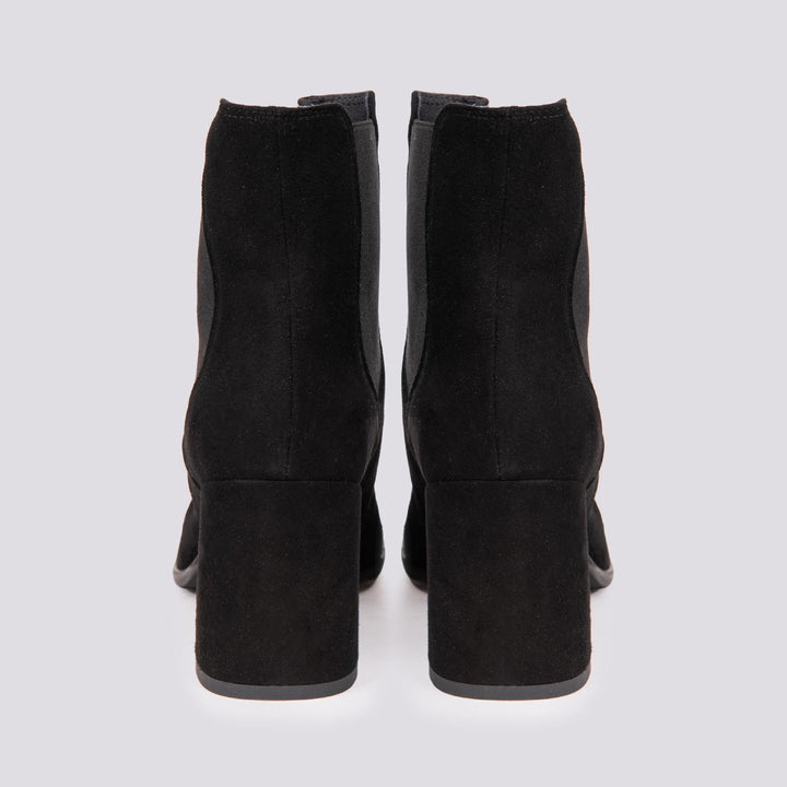 STIVALETTO CON ELASTICI IN CAMOSCIO nero