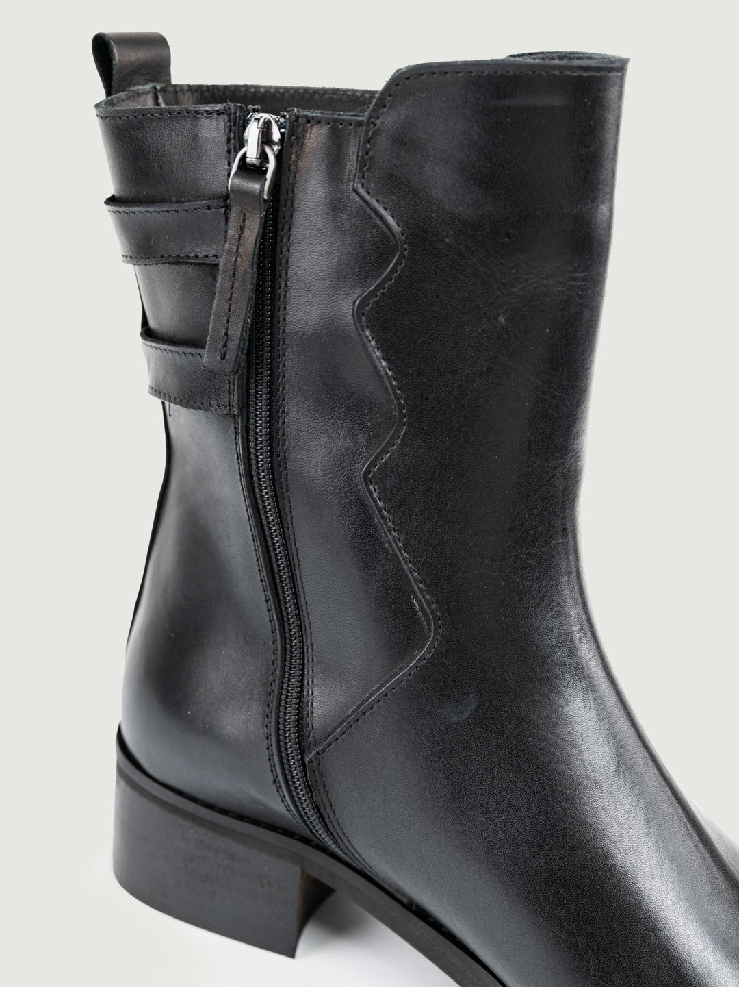 STIVALETTO CON TRIPLO CINTURINO IN PELLE NERO