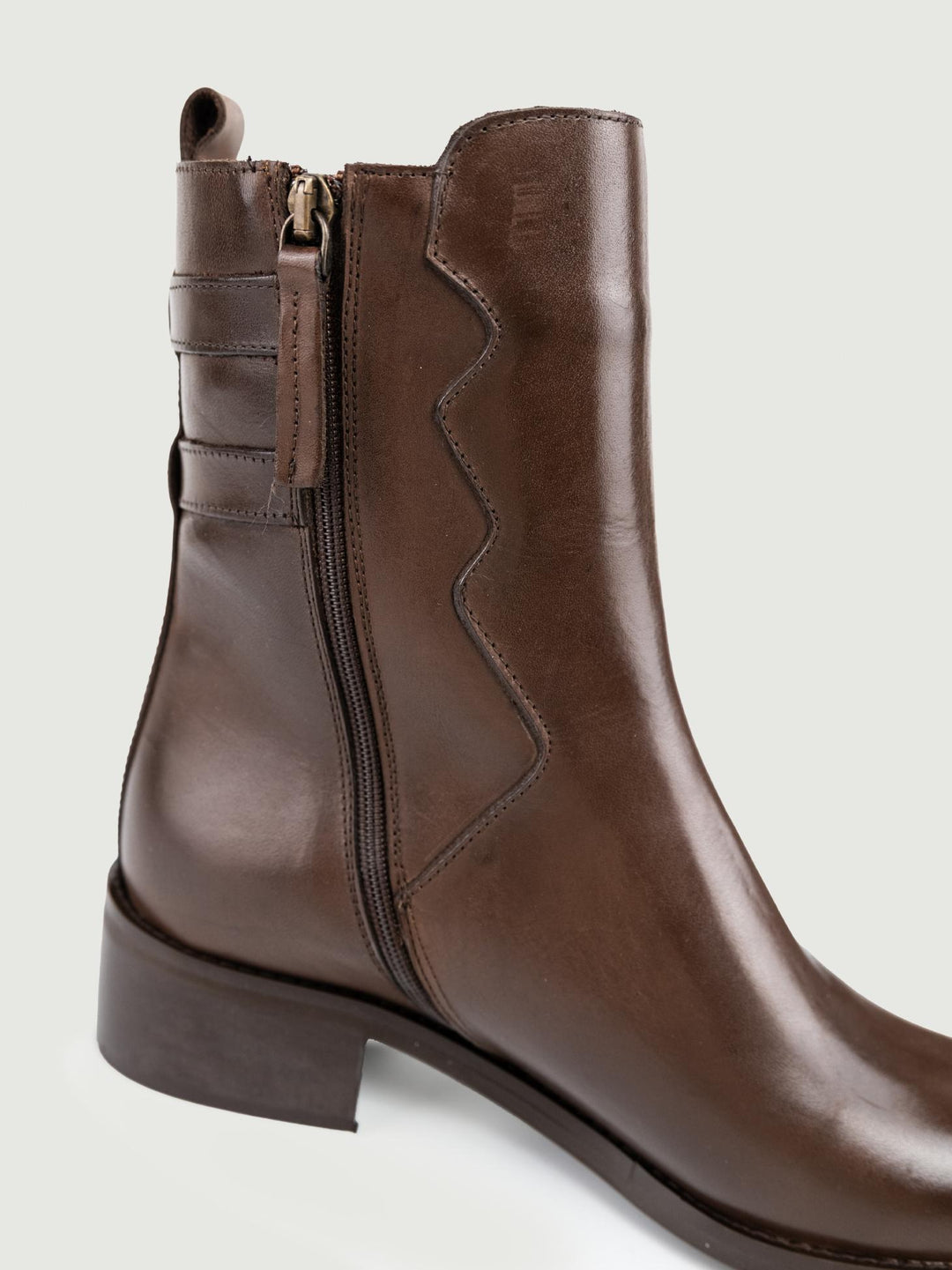 STIVALETTO CON TRIPLO CINTURINO IN PELLE TESTA MORO