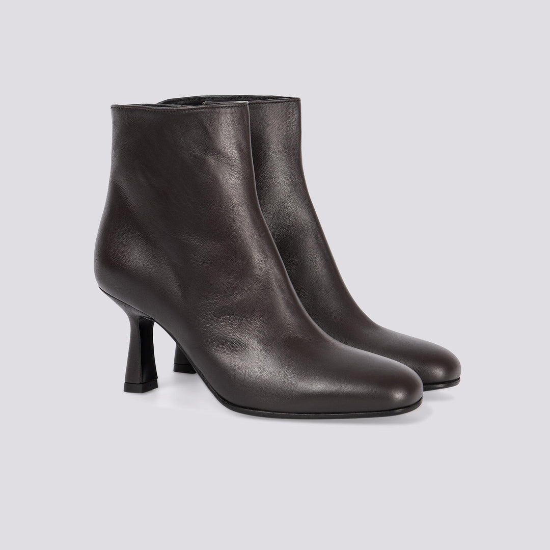 STIVALETTO IN PELLE CON TACCO STILETTO