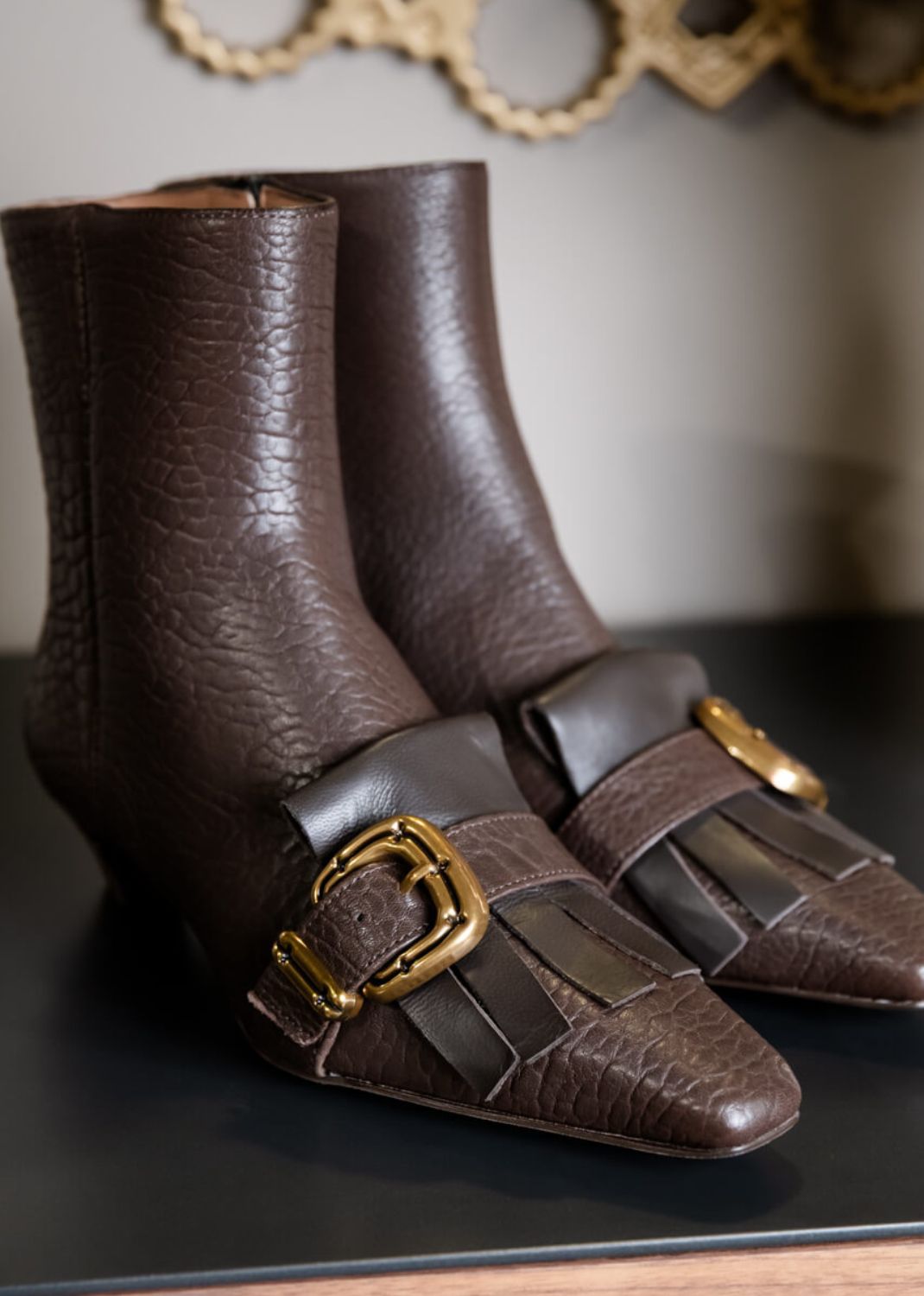 STIVALETTO IN PELLE MARTELLATA CON FRANGE TESTA MORO