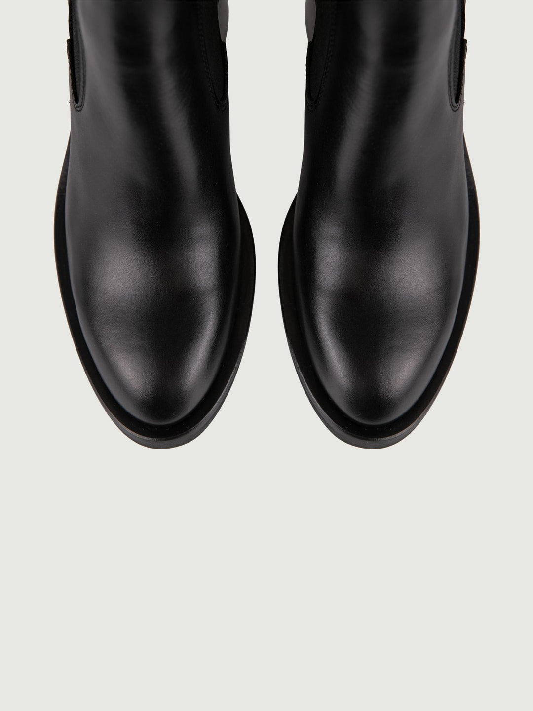 STIVALETTO IN PELLE NERA CON PUNTA ARROTONDATA