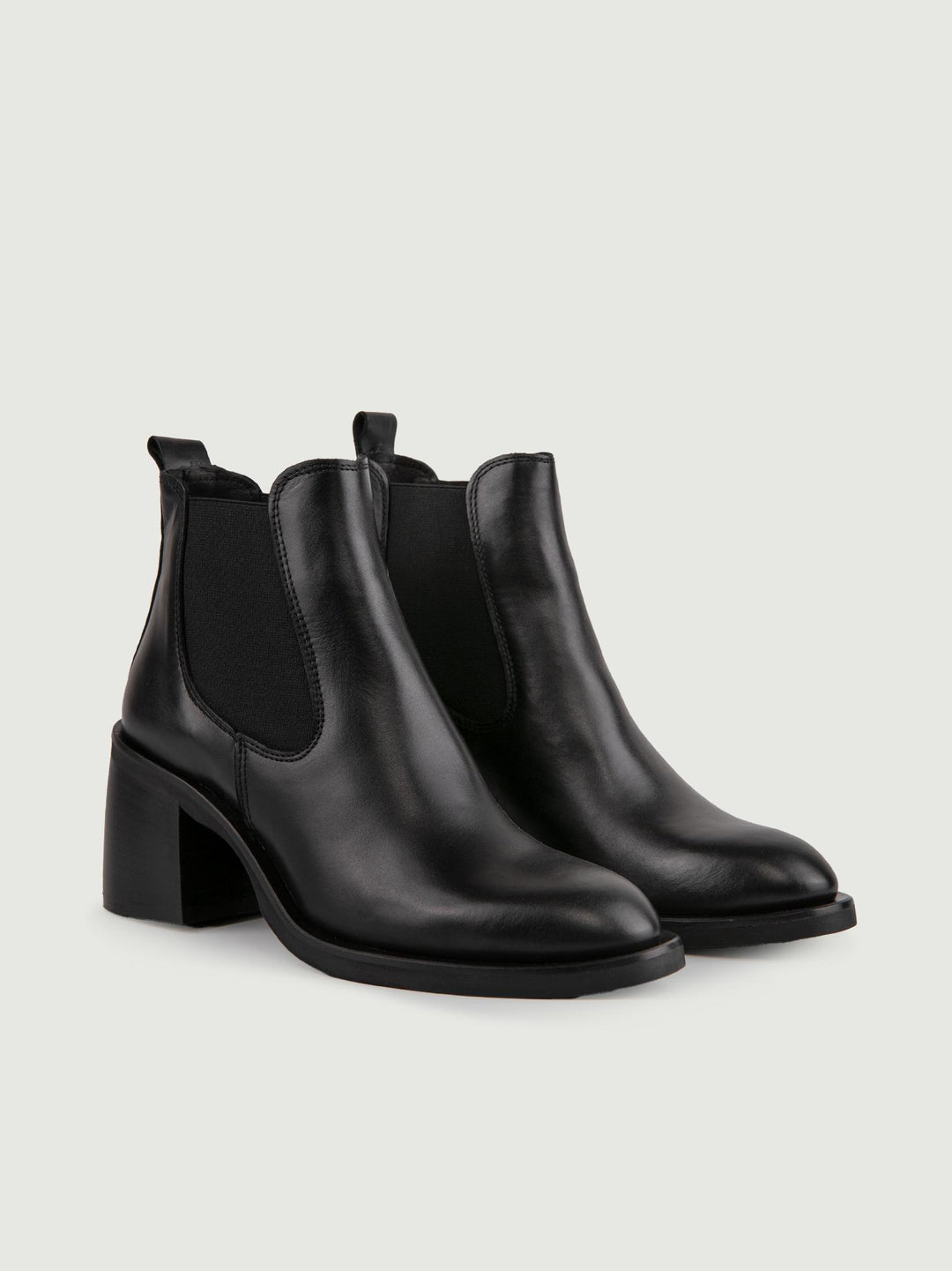 STIVALETTO IN PELLE NERA CON PUNTA ARROTONDATA