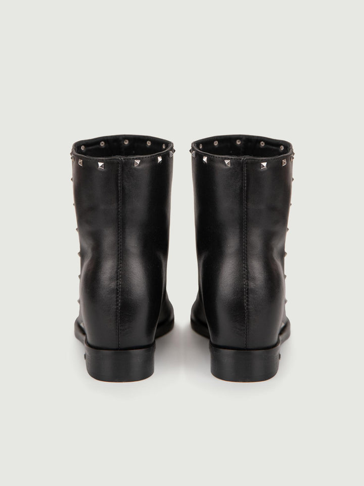 STIVALETTO IN PELLE NERA CON ZEPPA INTERNA
