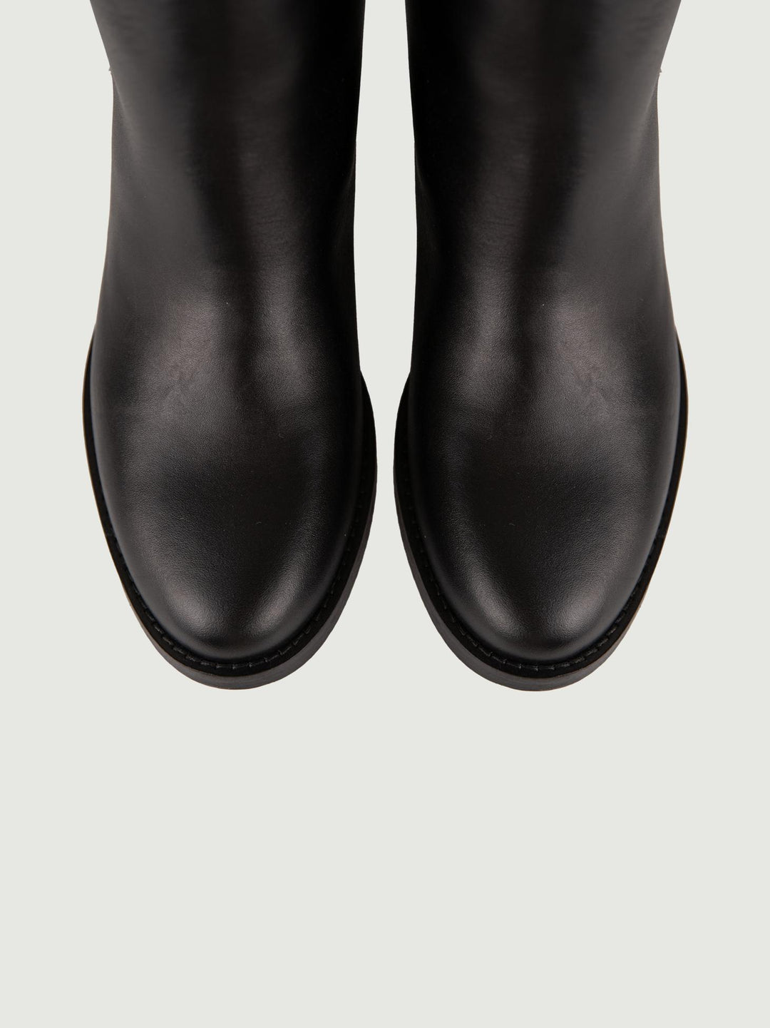 STIVALETTO IN PELLE NERA CON ZEPPA INTERNA