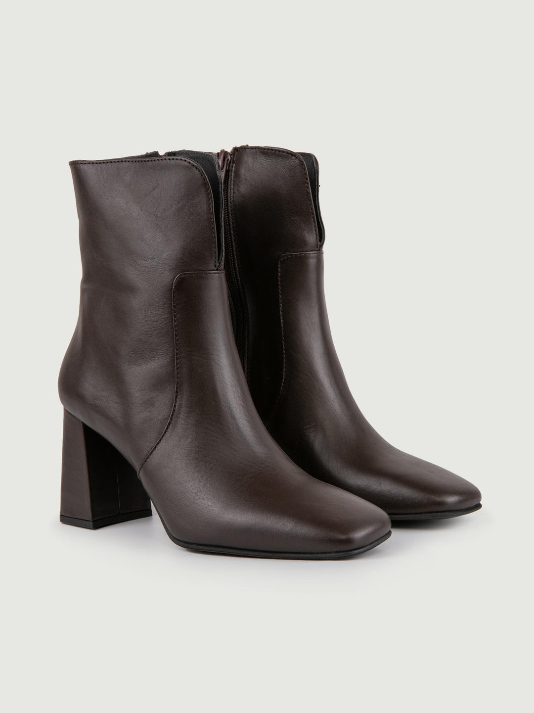 STIVALETTO IN PELLE TESTA MORO CON SCOLLO FRONTALE
