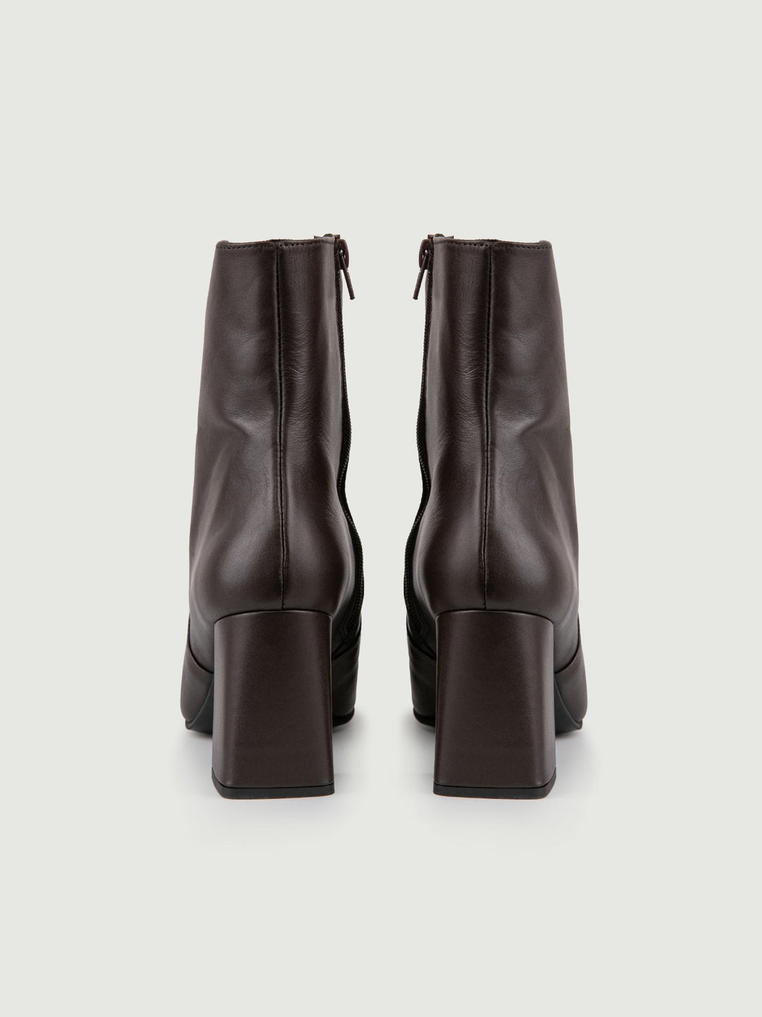STIVALETTO IN PELLE TESTA MORO CON SCOLLO FRONTALE