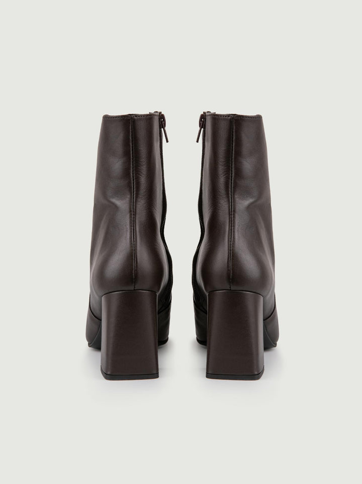 STIVALETTO IN PELLE TESTA MORO CON SCOLLO FRONTALE
