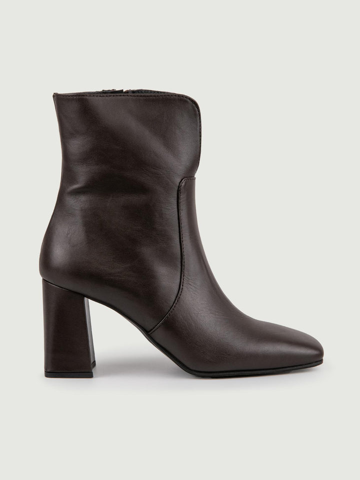 STIVALETTO IN PELLE TESTA MORO CON SCOLLO FRONTALE