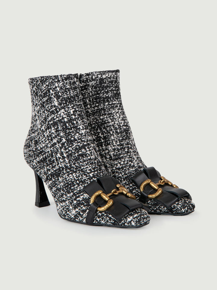 STIVALETTO IN TWEED NERO CON MORSETTO
